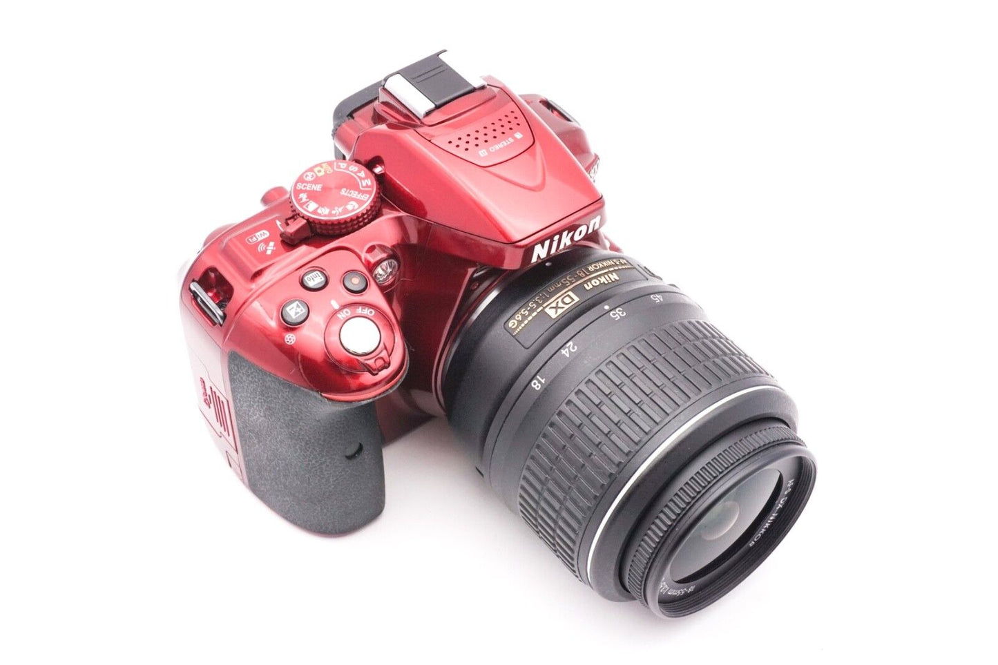 Nikon D5300 Spiegelreflexkamera AF-S DX 18-55mm G VR Objektiv | Refurbished