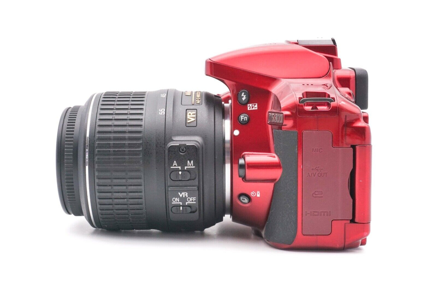Nikon D5300 Spiegelreflexkamera AF-S DX 18-55mm G VR Objektiv | Refurbished