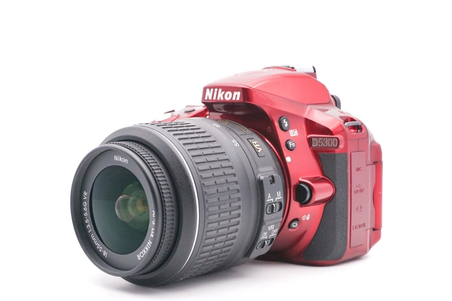 Nikon D5300 Spiegelreflexkamera AF-S DX 18-55mm G VR Objektiv | Refurbished
