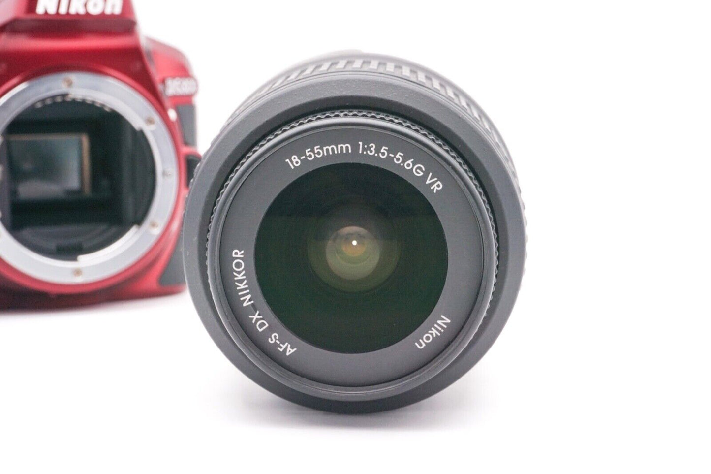 Nikon D5300 Spiegelreflexkamera AF-S DX 18-55mm G VR Objektiv | Refurbished