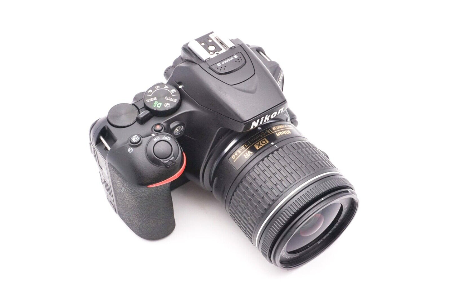 Nikon D5600 DSLR AF-P 18-55mm G VR Spiegelreflexkamera Digital | Refurbished