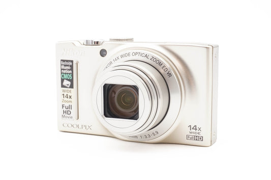 Nikon Coolpix S8200 Kamera Kompakt Digitalkamera Reisekamera - Refurbished