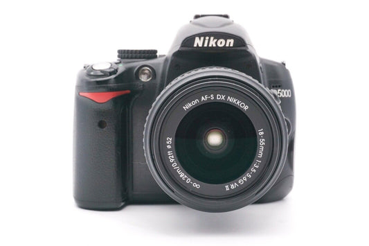 Nikon D5000 AF-S 18-55mm G II VR Objektiv Spiegelreflexkamera DSLR | Refurbished