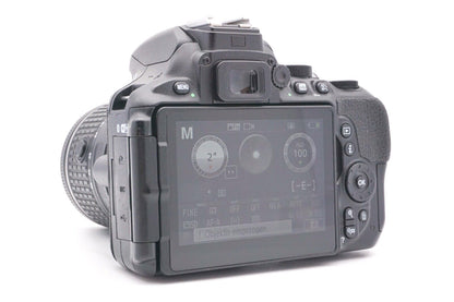 Nikon D5600 DSLR AF-P 18-55mm G VR Spiegelreflexkamera Digital | Refurbished