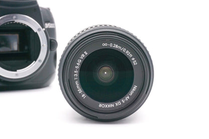 Nikon D5000 AF-S 18-55mm G II VR Objektiv Spiegelreflexkamera DSLR | Refurbished