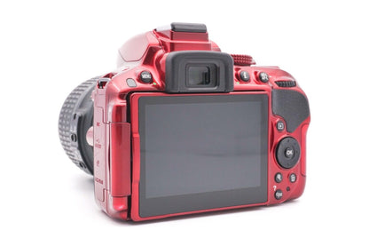 Nikon D5300 Spiegelreflexkamera AF-S DX 18-55mm G VR Objektiv | Refurbished