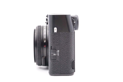 Fujifilm X100V Kompaktkamera Fuji Digitalkamera 15400 Auslösungen - Refurbished
