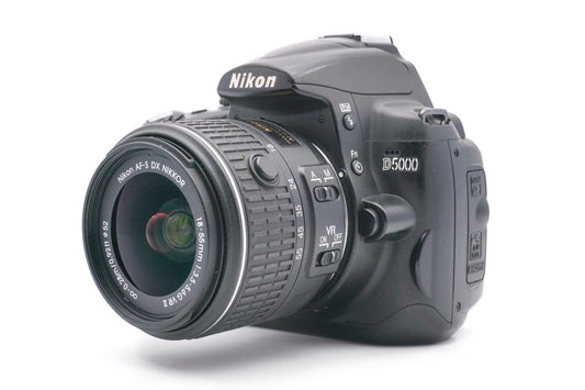 Nikon D5000 AF-S 18-55mm G II VR Objektiv Spiegelreflexkamera DSLR | Refurbished