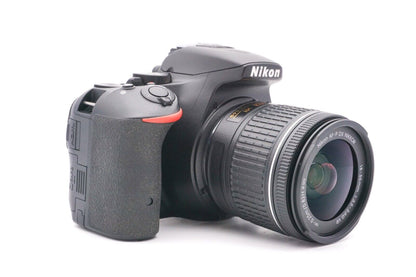 Nikon D5500 DSLR AF-P 18-55mm G VR Spiegelreflexkamera Digital | Refurbished