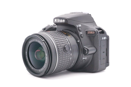 Nikon D5600 DSLR AF-P 18-55mm G VR Spiegelreflexkamera Digital | Refurbished