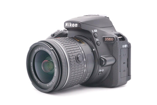 Nikon D5600 DSLR AF-P 18-55mm G VR Spiegelreflexkamera Digital | Refurbished