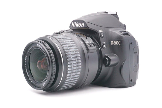 Nikon D3000 Spiegelreflexkamera DSLR AF-S DX 18-55mm G II Objektiv - Refurbished