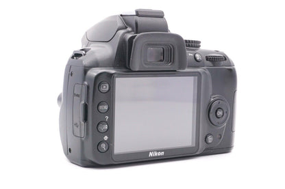 Nikon D3000 Body Spiegelreflexkamera Gehäuse Kamera Digital Körper - Refurbished