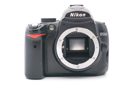 Nikon D5000 AF-S 18-55mm G II VR Objektiv Spiegelreflexkamera DSLR | Refurbished