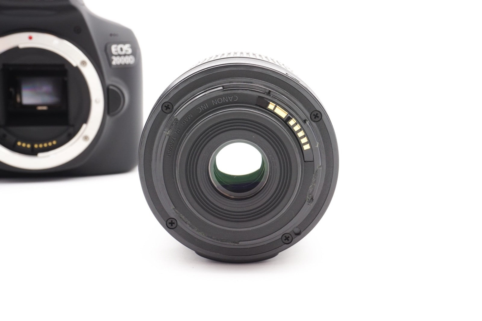 Canon EOS 2000D Digitalkamera DSLR Kamera + EF-S 18-55mm IS STM | Refurbished