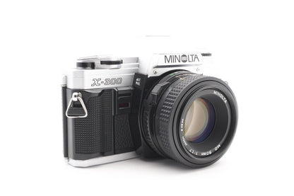 Minolta X-300 Kamera + 50mm Objektiv analoge Spiegelreflexkamera SLR - Gewartet