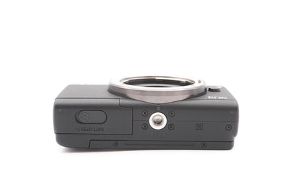 Canon EOS M100 Systemkamera Digitalkamera Kamera Kit 15-45mm Lens – Refurbished