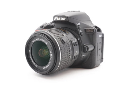 Nikon D5600 DSLR Digitalkamera Kamera Kit 18-55mm Objektiv – Refurbished
