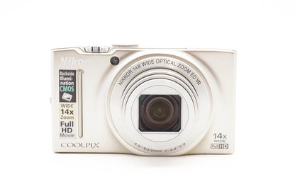 Nikon Coolpix S8200 Kamera Kompakt Digitalkamera Reisekamera - Refurbished