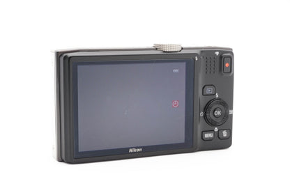 Nikon Coolpix S8200 Kamera Kompakt Digitalkamera Reisekamera - Refurbished