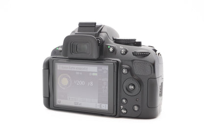 Nikon D5100 Digitalkamera Kamera DSLR + AF-S 18-55mm G VR Objektiv – Refurbished