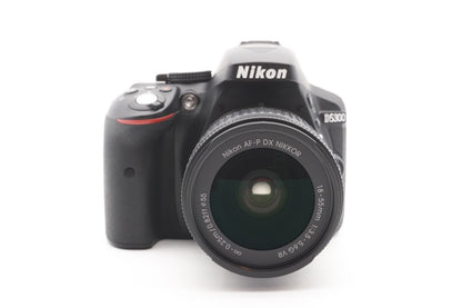 Nikon D5300 Digitalkamera Spiegelreflex Kamera + AF-P 18-55mm G VR – Refurbished