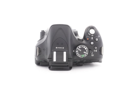 Nikon D5200 Digitalkamera + AF-S 18-105mm G VR Spiegelreflex Kamera Refurbished