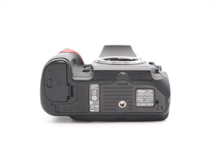 Nikon D700 Digitalkamera Spiegelreflex Vollformat DSLR Body – Refurbished
