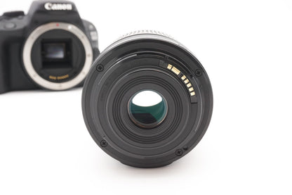 Canon EOS 100D Digitalkamera + EF-S 18-55mm IS STM Spiegelreflex – Refurbished