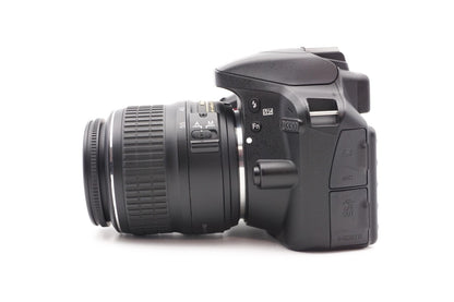 Nikon D3300 Digitalkamera Kamera DSLR + AF-S DX 18-55mm G II Lens - Refurbished