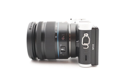 Samsung NX300 Digitalkamera + 18-55mm Kit Kamera Systemkamera DSLM | Refurbished