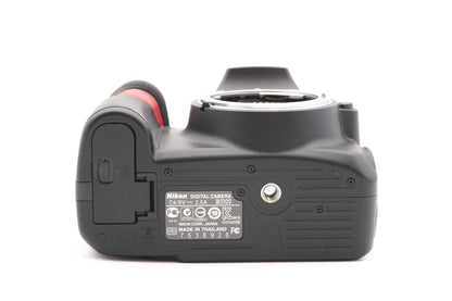 Nikon D3100 Digitalkamera Kamera DSLR + AF-S DX 18-55mm G VR Kit | Refurbished