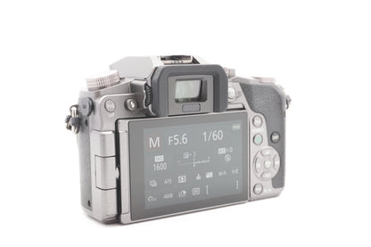 Panasonic Lumix G70 + 14-42mm Kit Systemkamera DSLM 16MP 4K Silber | Refurbished