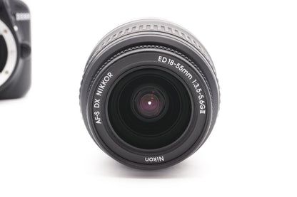 Nikon D3300 Digitalkamera Kamera DSLR + AF-S DX 18-55mm G II Lens - Refurbished