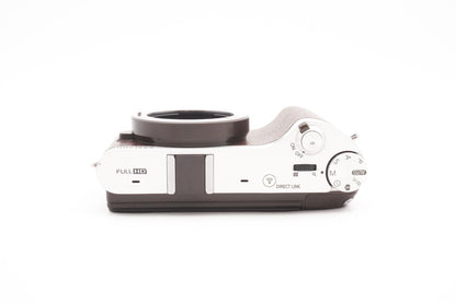 Samsung NX300 Digitalkamera + 18-55mm Kit Kamera Systemkamera DSLM | Refurbished