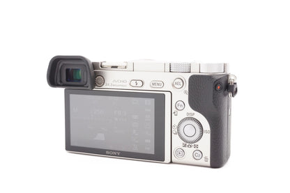 Sony Alpha a 6000 Digitalkamera spiegellose Kamera Sony E 16-50mm | Refurbished