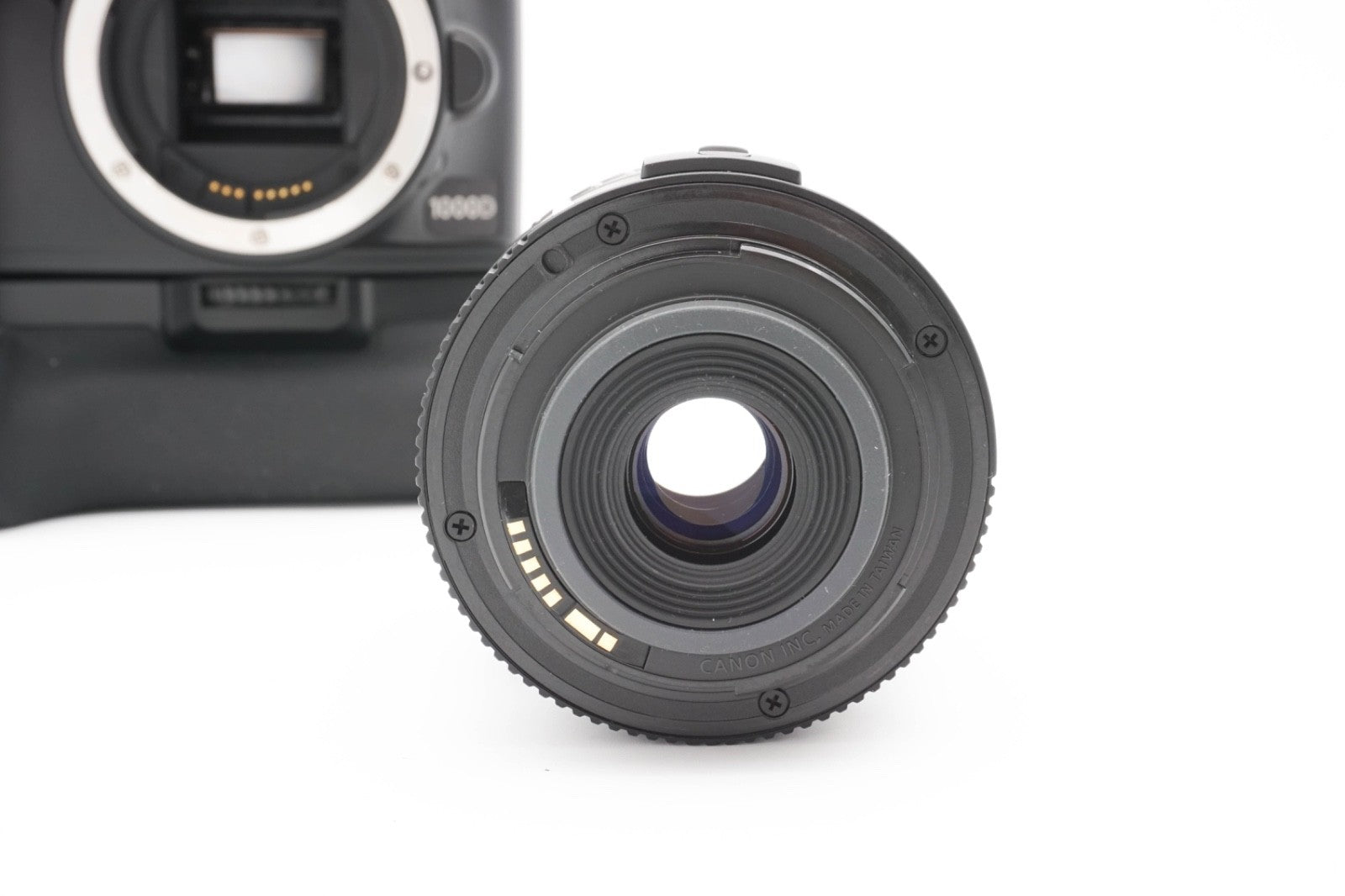 Canon EOS 1000D Digitalkamera + EF-S 18-55mm Kamera Spiegelreflex - Refurbished