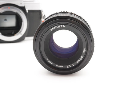 Minolta X-300 Kamera + 50mm Objektiv analoge Spiegelreflexkamera SLR - Gewartet