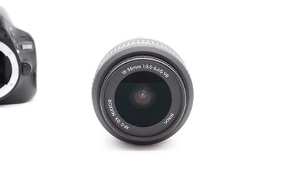 Nikon D5100 Digitalkamera + AF-S 18-55mm G VR Spiegelreflex Kamera – Refurbished