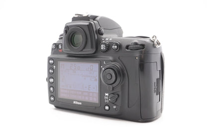 Nikon D700 Digitalkamera Spiegelreflex Vollformat DSLR Body – Refurbished