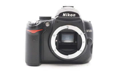 Nikon D5000 DSLR Digitalkamera Kamera Kit 18-55mm Objektiv Zoom – Refurbished