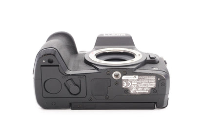 Panasonic Lumix DMC-G81 Digitalkamera Kamera Systemkamera Body – Refurbished