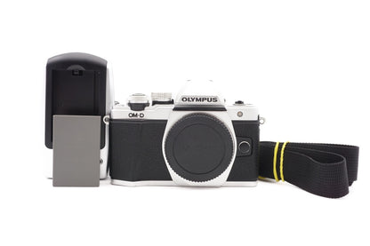Olympus OM-D E-M10 Mark II Systemkamera Body Digitalkamera Kamera – Refurbished