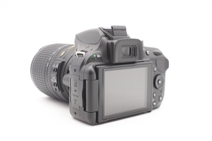 Nikon D5200 Digitalkamera + AF-S 18-105mm G VR Spiegelreflex Kamera Refurbished