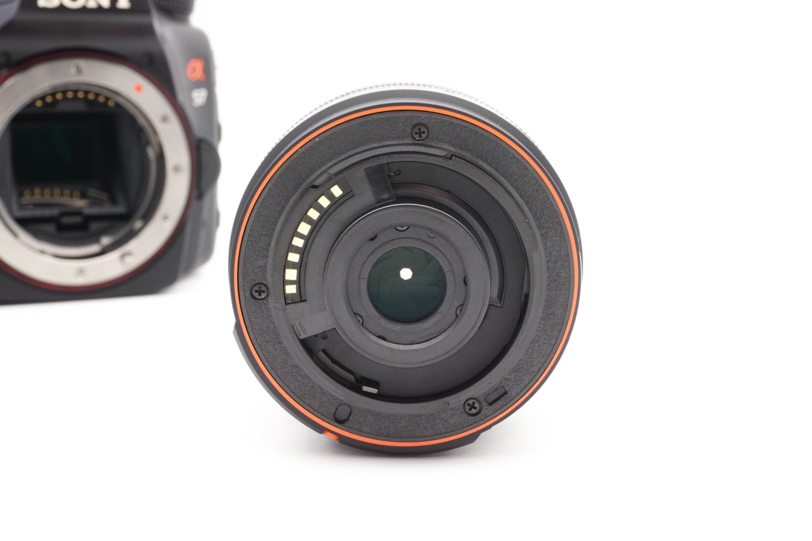 Sony Alpha A57 Digitalkamera Kamera + Sony A 18-55mm SAM Kit | Refurbished