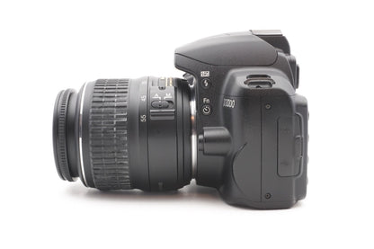 Nikon D3000 DSLR Digitalkamera Kamera Kit AF-S DX 18-55mm Objektiv – Refurbished