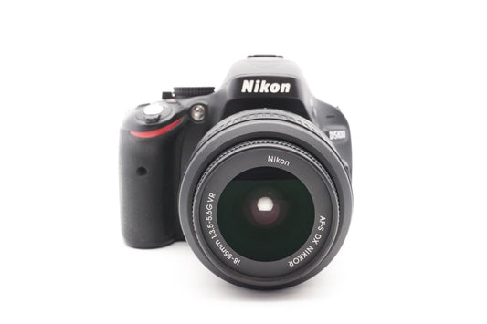 Nikon D5100 Digitalkamera + AF-S 18-55mm G VR Spiegelreflex Kamera – Refurbished