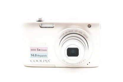 Nikon Coolpix S3100 Digitalkamera 14MP Kamera Silber Kompaktkamera - Refurbished