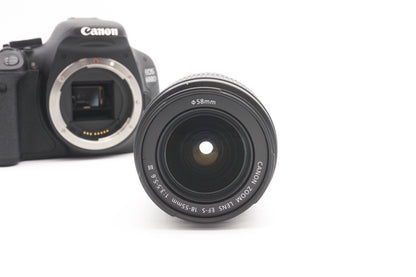 Canon EOS 600D Digitalkamera Kamera + EF-S 18-55mm III Objektiv | Refurbished