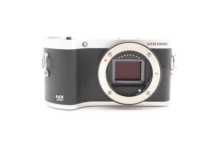 Samsung NX300 Digitalkamera + 18-55mm Kit Kamera Systemkamera DSLM | Refurbished